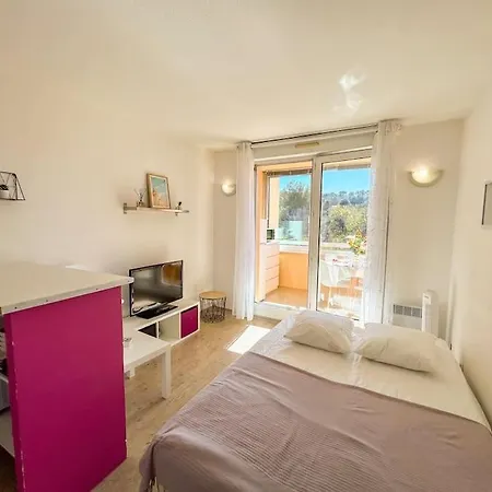 Coquet Dans Avec Piscine Sanary Apartman Les Playes