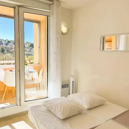 Coquet Dans Avec Piscine Sanary Apartman