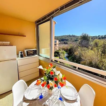 Coquet Dans Résidence Avec Piscine Sanary *