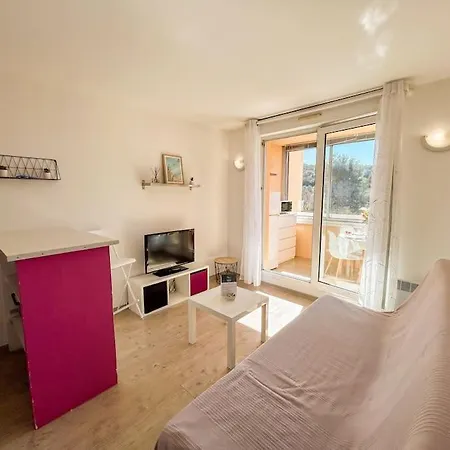 Coquet Dans Résidence Avec Piscine Sanary